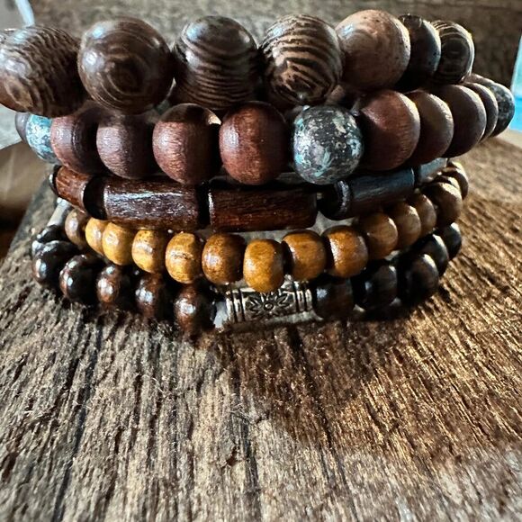 Bohemian Hippie Bracelet Set: Chic Wooden Beads & Coconut‎ Shell | 5-Piece Gift - Picture 8 of 10